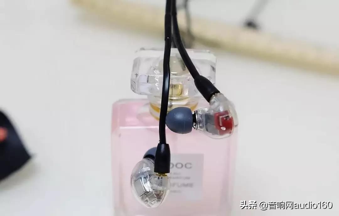 舒尔bt2蓝牙线真假对比,舒尔rmce-bt2