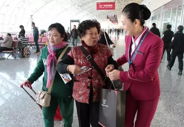 坐飞机有免费服务吗,坐飞机必备的三种服务