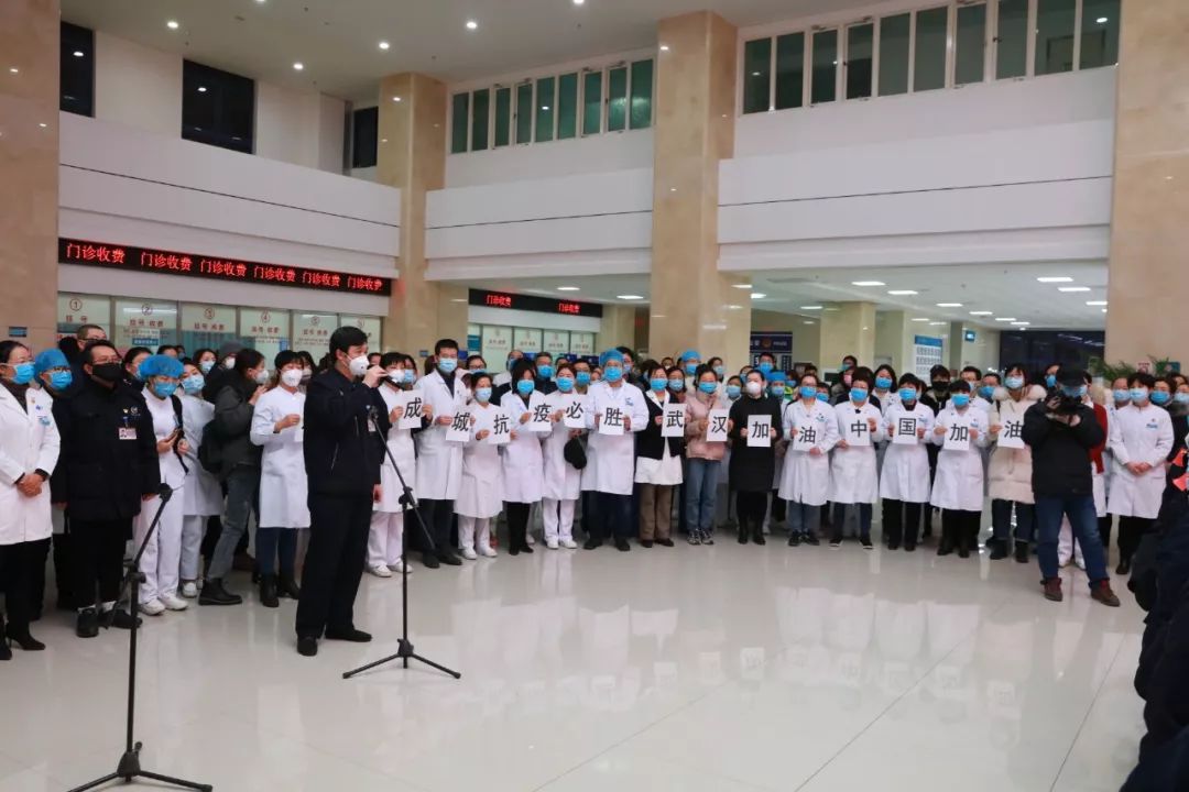 泪奔！最美逆行者！原西飞医院25名医护人员剃发援武汉