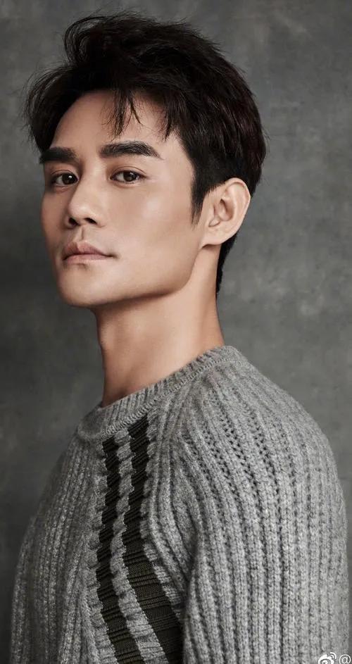 行走的荷尔蒙，这6位越老越有味，大胡茬克制又霸道，气质太绝了