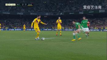 助攻帽子戏法，梅西才是真球王，一举动证明他比C罗伟大