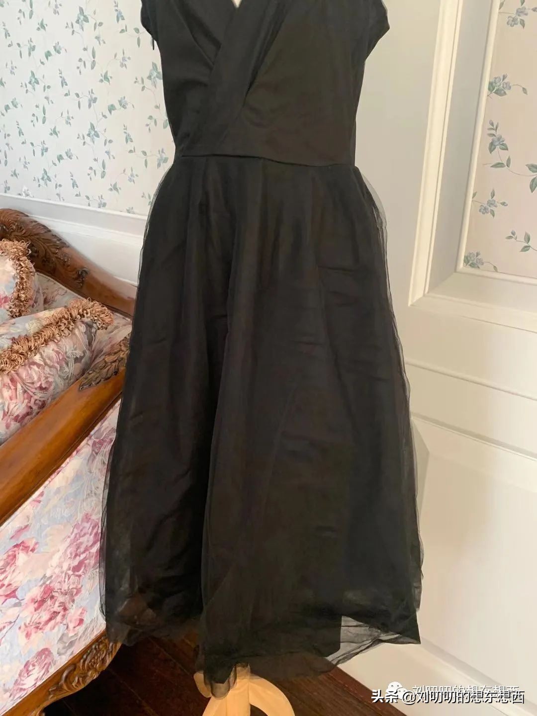 清冷风穿搭高级感冬,冬季素色长衣外套搭配