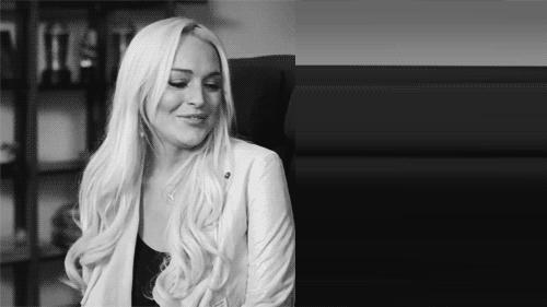 跟一个女生聊天怎么夸她,没有女生愿意被夸坚强