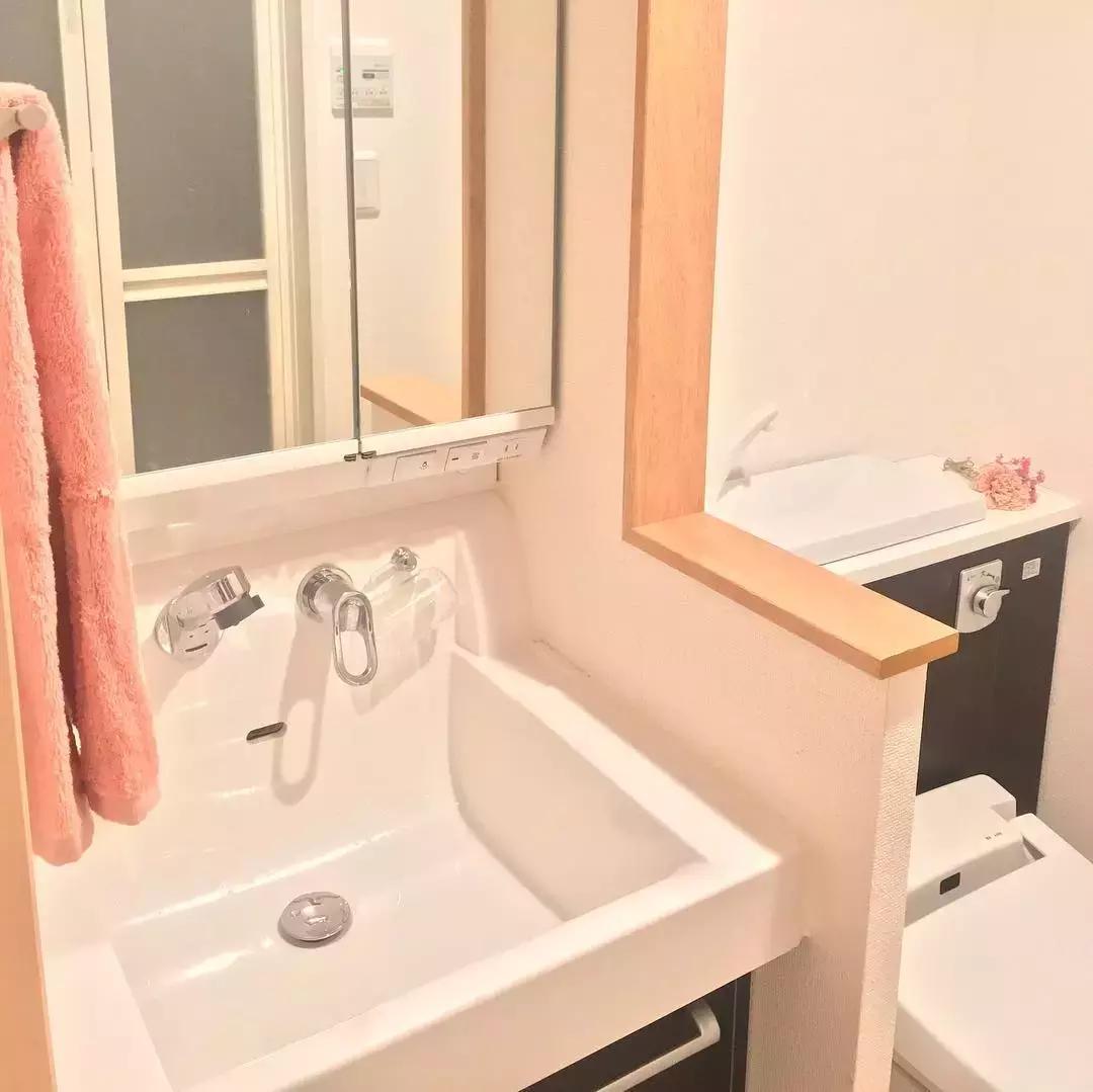 小姐姐晒出自己独居小屋后获赞无数！网友：我过的是什么日子？