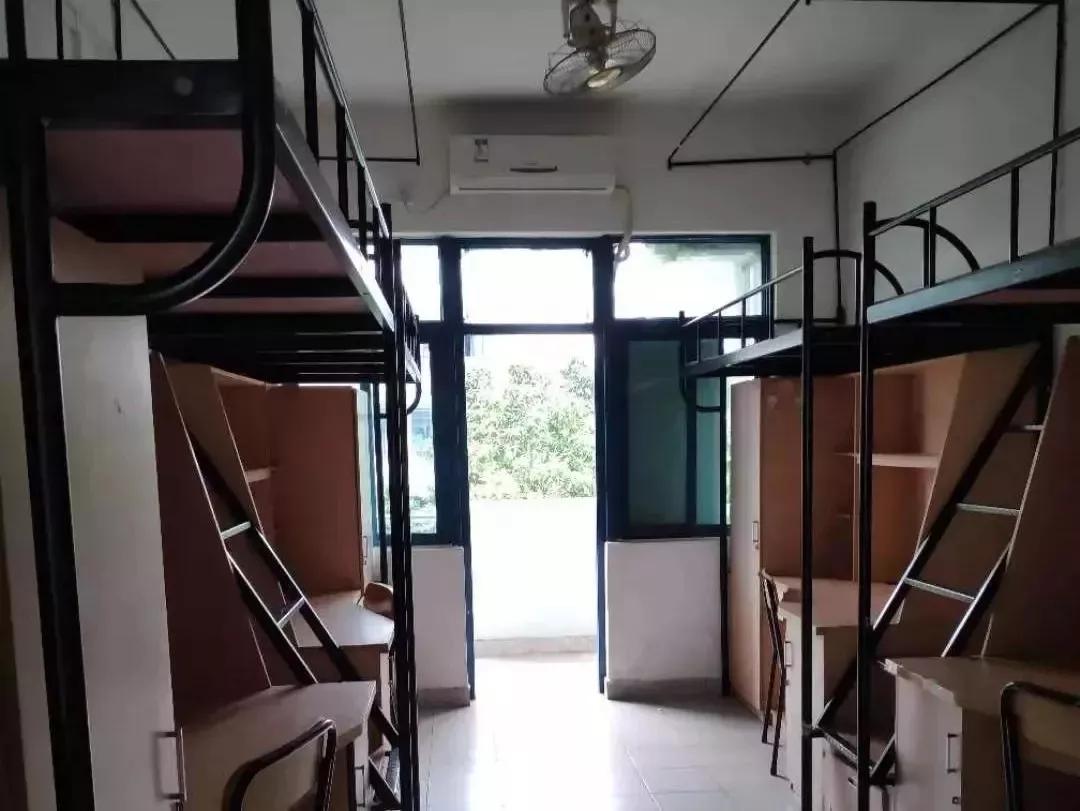 好的大学宿舍和差的大学的对比,大学宿舍差距大