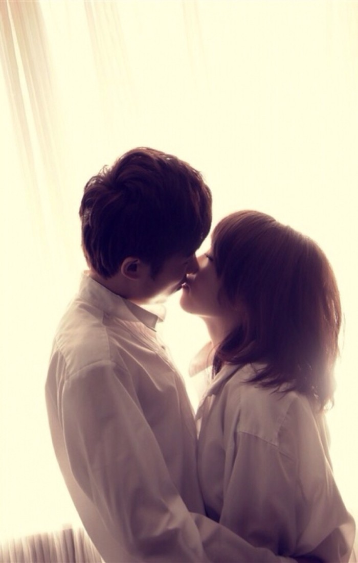 面对男人“强吻”，女人为什么很少拒绝？不是动情，而是另有隐情