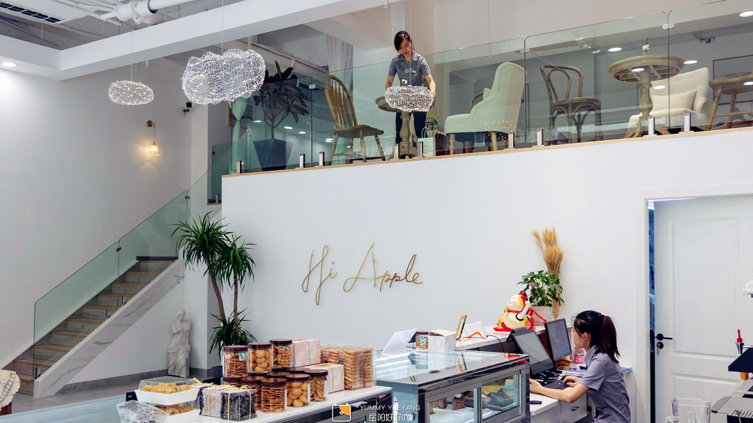 不限量的千层蛋糕全城狂送，挑战岳阳本土烘焙霸权的小苹果来啦