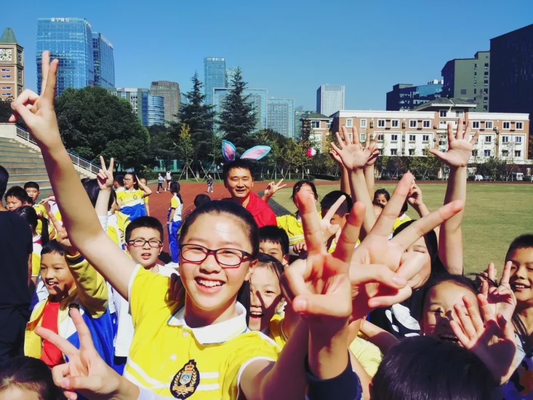 小学招生2000人,美视国际学校收费