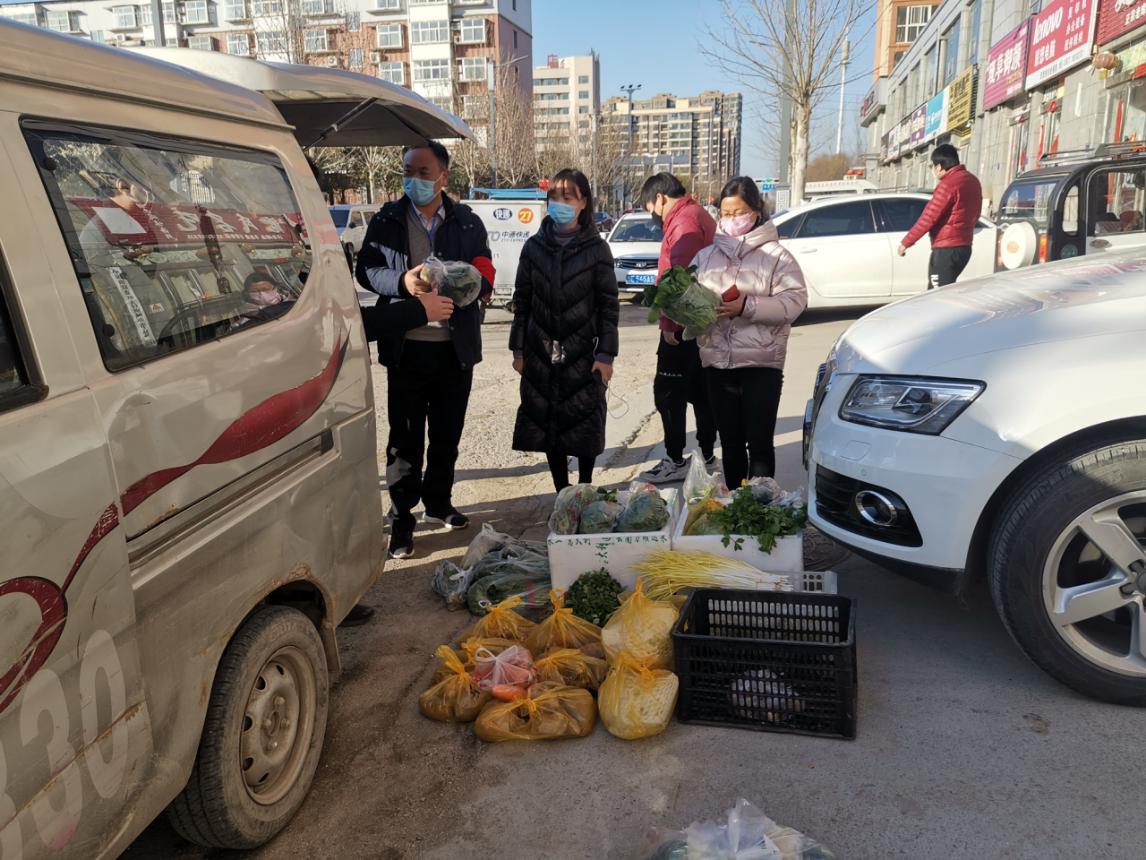 郑州志愿红构筑暖心疫情防线,红色驿站筑牢防疫坚实堡垒