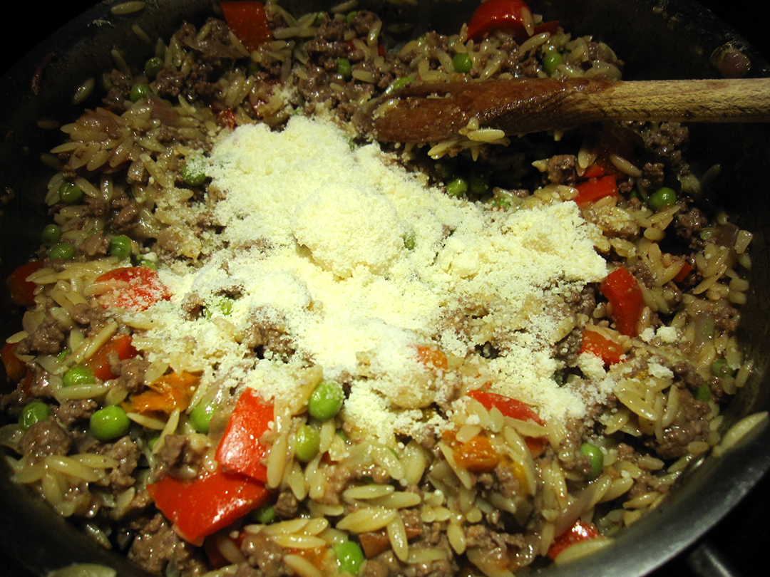 做意面时，面条过凉水就错了，多数人不懂，难怪炒面粘锅不顺滑