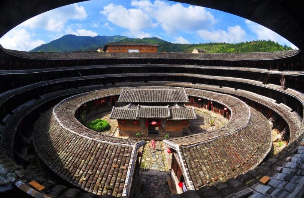 古人早就知道地球是圆的,古时候的人认为宇宙是天圆地方吗