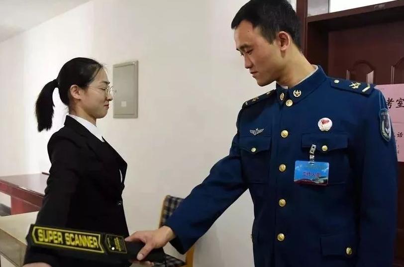 专科报名军队文职是啥出路,军队文职技能岗专科生好进吗