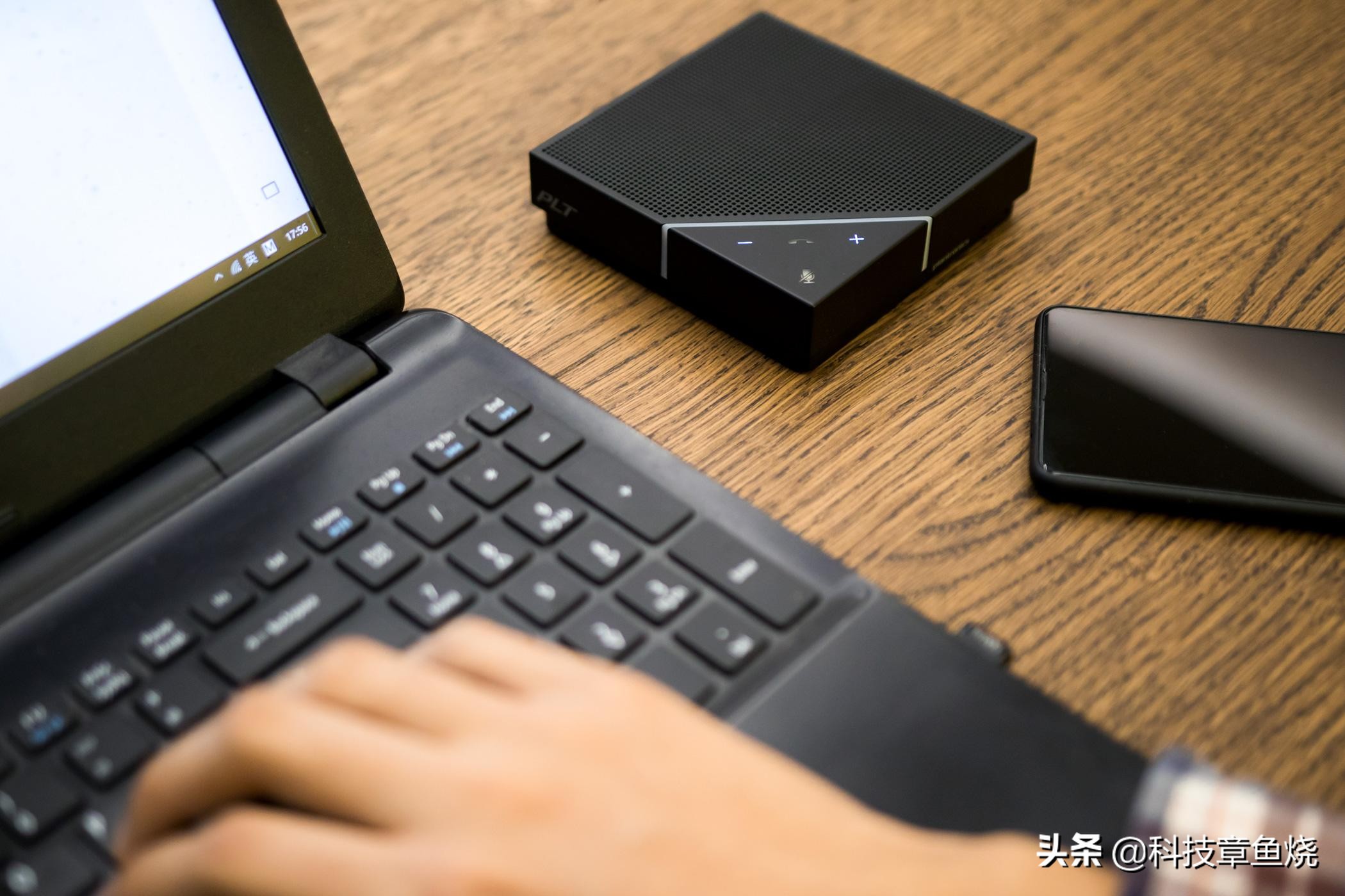 小巧精致的缤特力Calisto7200，是实现理想电话会议的必备神器