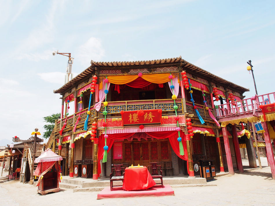 跟着星爷和老谋子的电影,去逛这座大名鼎鼎的西北影视城堡