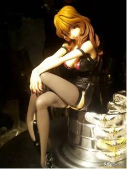 如何用小小的配饰搭配出百变风格 (小众配饰搭配方法)