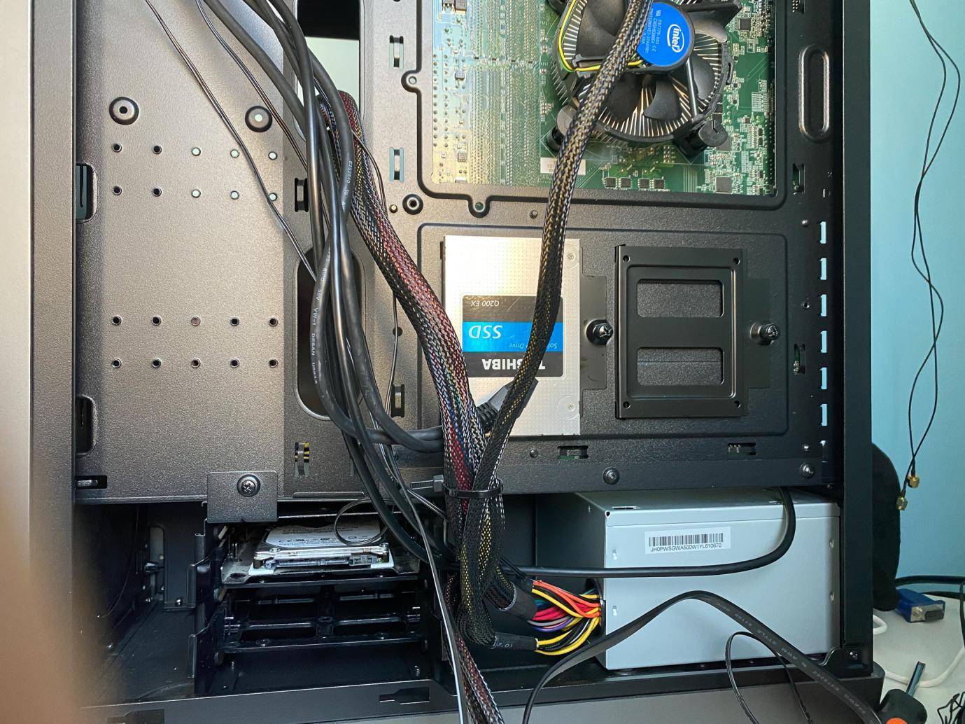 cpu可以装在任何主板上吗,cpu只要插在主板上就不用拔了吧