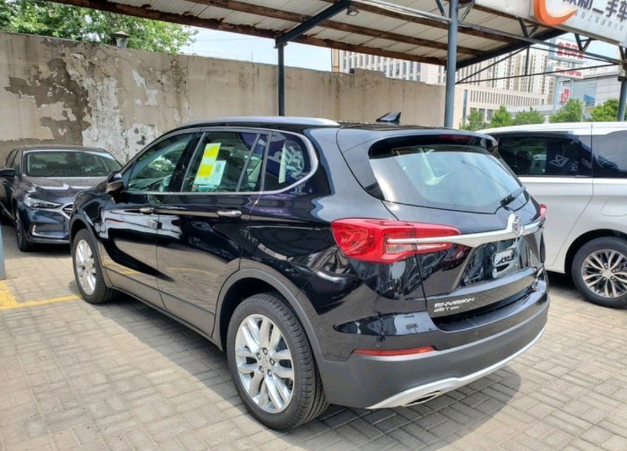 小伙喜提昂科威1.5t,43岁大叔喜提本田艾力绅