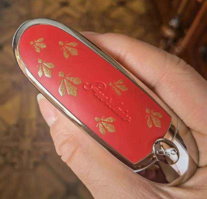 大牌口红的新年限定，各种神仙包装令人心动，get起来过新年