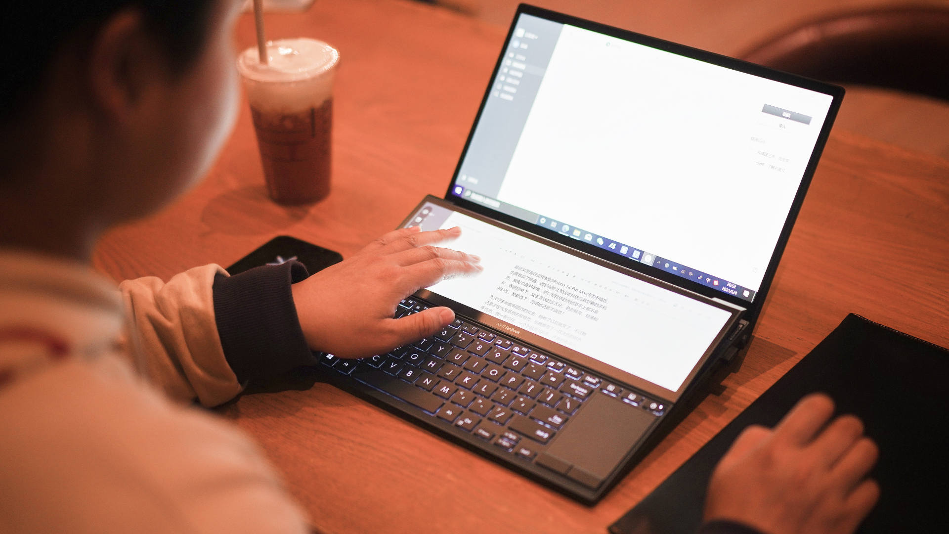 华硕灵耀x双屏笔记本到底怎么用,华硕灵耀x双屏笔记本评测