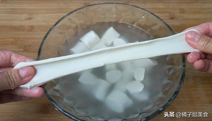 手擀面条简单又好吃的方法,面条不用手擀教你新方法