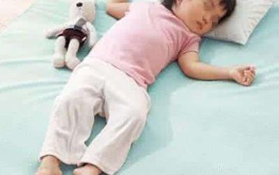 只因妈妈打了一下，导致孩子颅内出血！这几个部位家长不能打