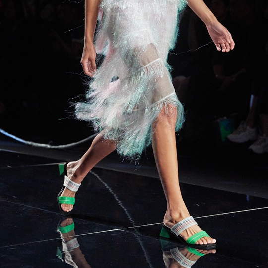 金利来皮鞋时装周,2021ss上海时装秀