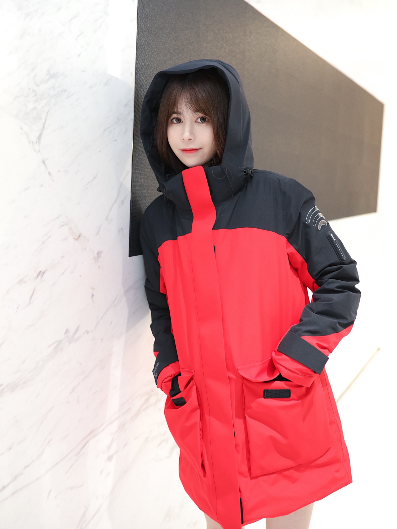 杨幂同款波司登冰羽蓝搭配,波司登杨幂冲锋衣怎么搭配