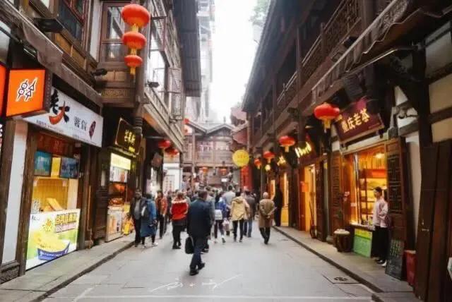 重庆是一个只能来旅行的城市,为什么说重庆值得玩