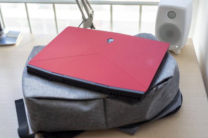 外星人alienware m15哪个颜色好 (外星人alienware m15 r7测评)