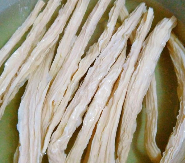 家里边怎么做辣条又好吃又干净,自己动手做辣条简单干净