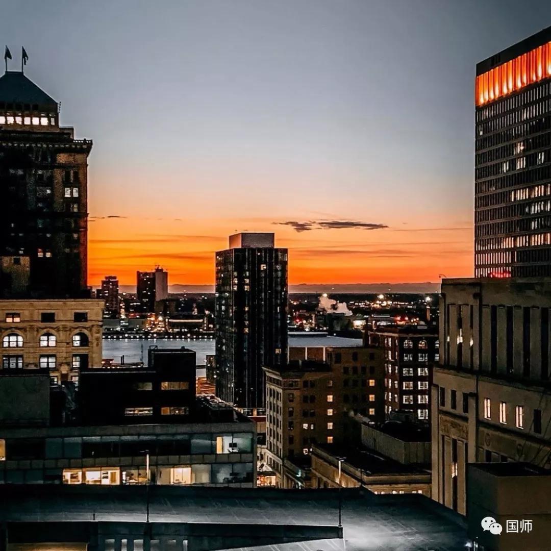 美国黑人是如何毁掉底特律的?