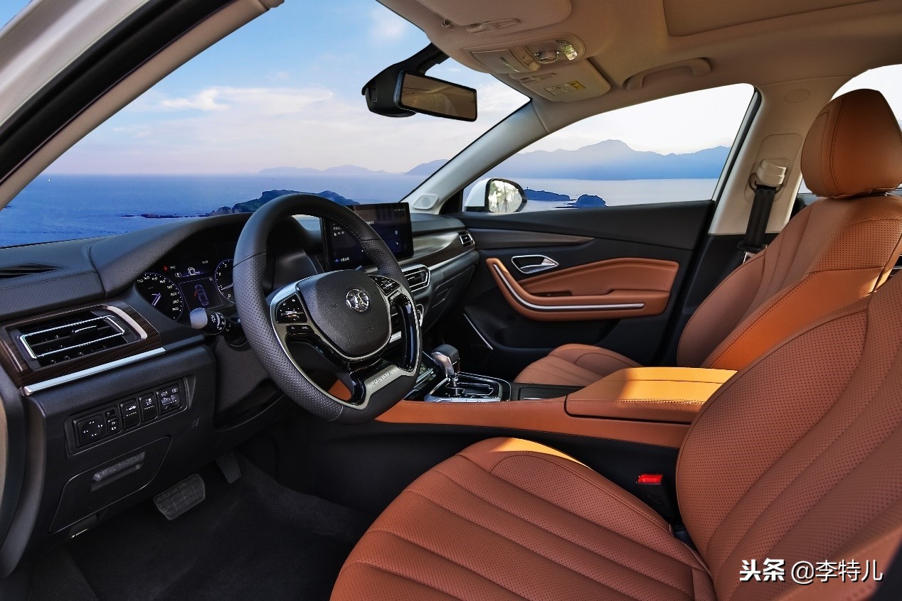 10万元买老款奔驰s级划算吗,新款北汽绅宝智道手动挡