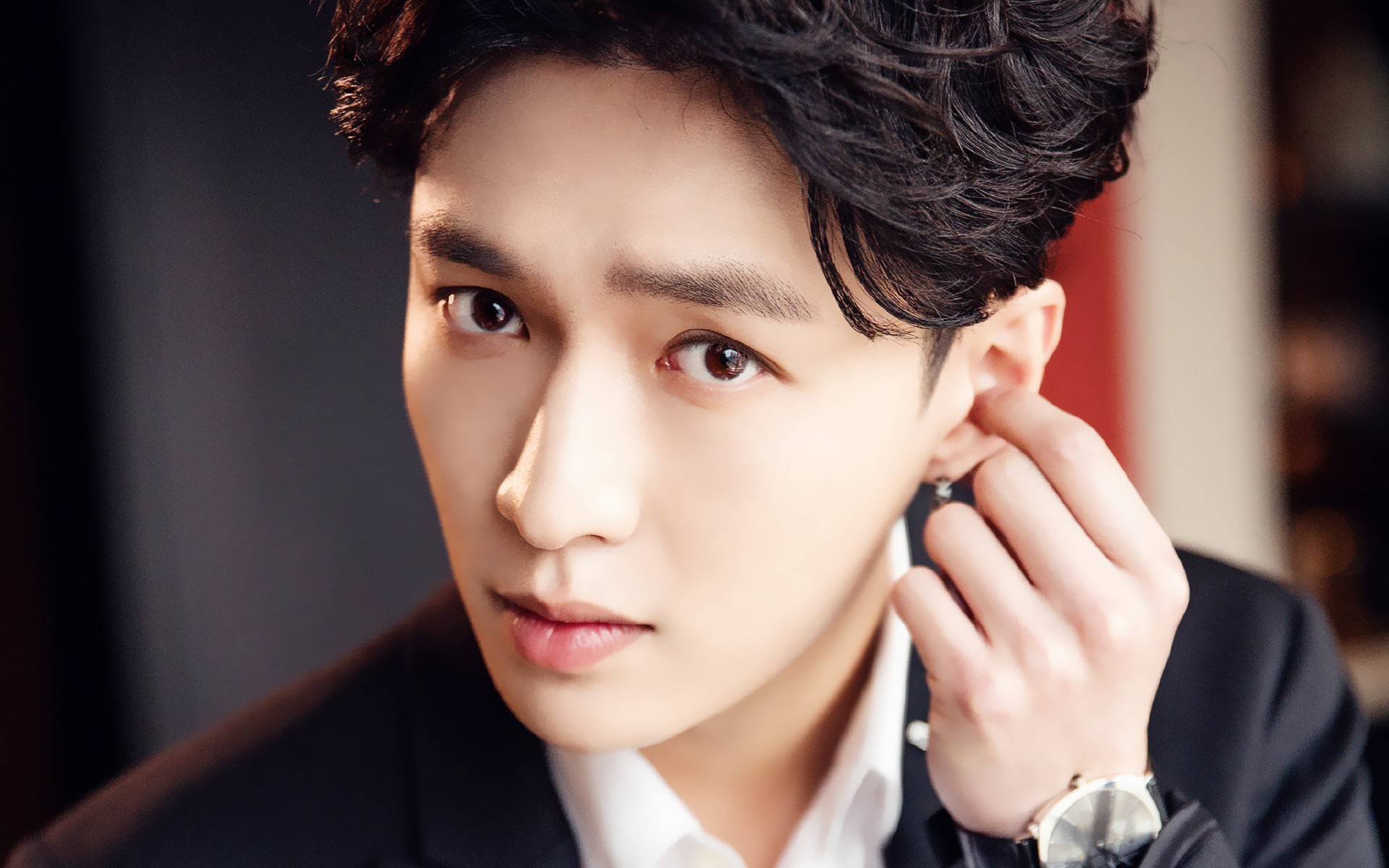 从练习生到当红全能明星：越努力越幸运，浅谈张艺兴的奋斗之路