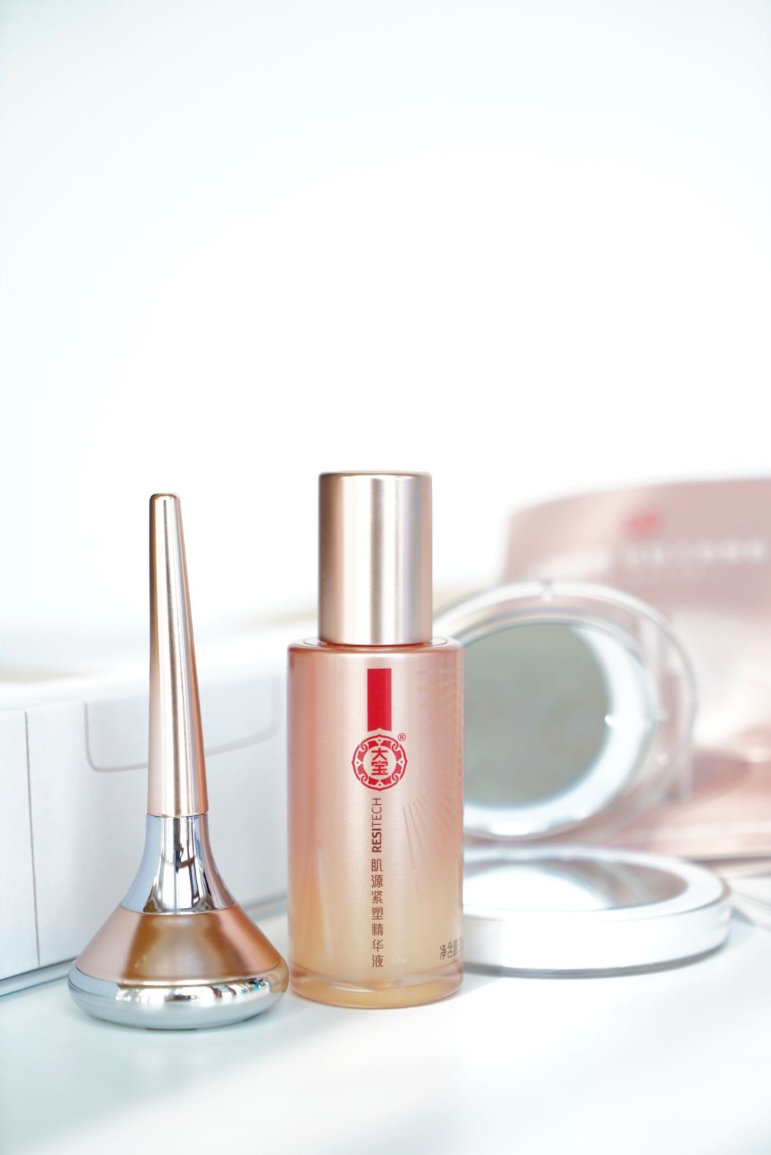 早就该买美容仪、水之密语、大宝天天见，本月爱用让你嗨皮又逆龄