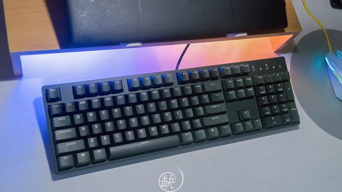 杜伽k310v2白光限定版机械键盘,杜伽k330键盘青轴怎么样