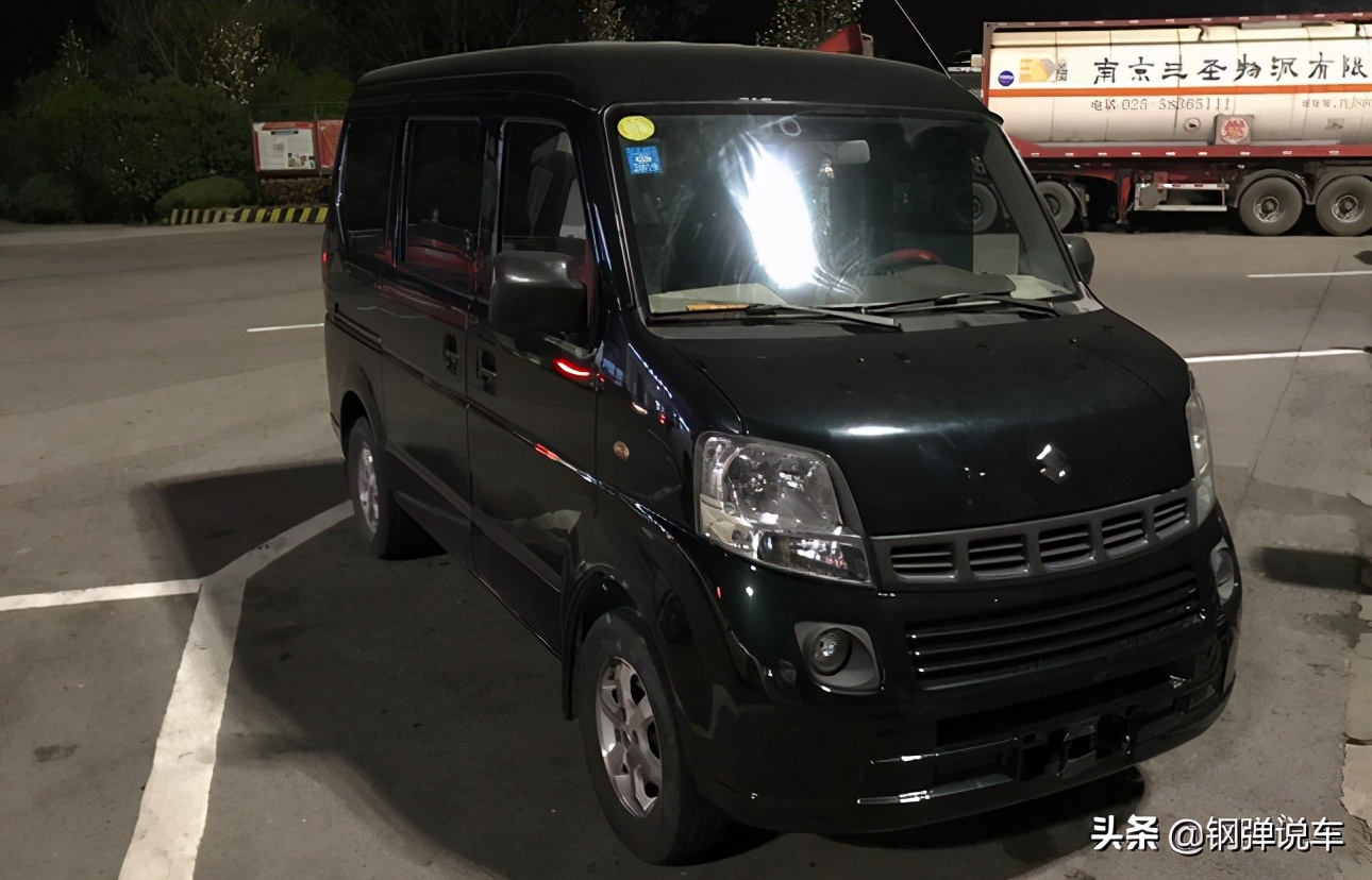 07铃木浪迪两驱二手多少钱,2014的铃木浪迪四驱二手7座