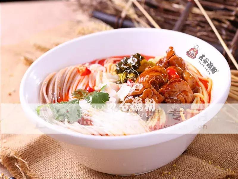 五谷渔粉的白色汤底,原味五谷渔粉家庭版汤底