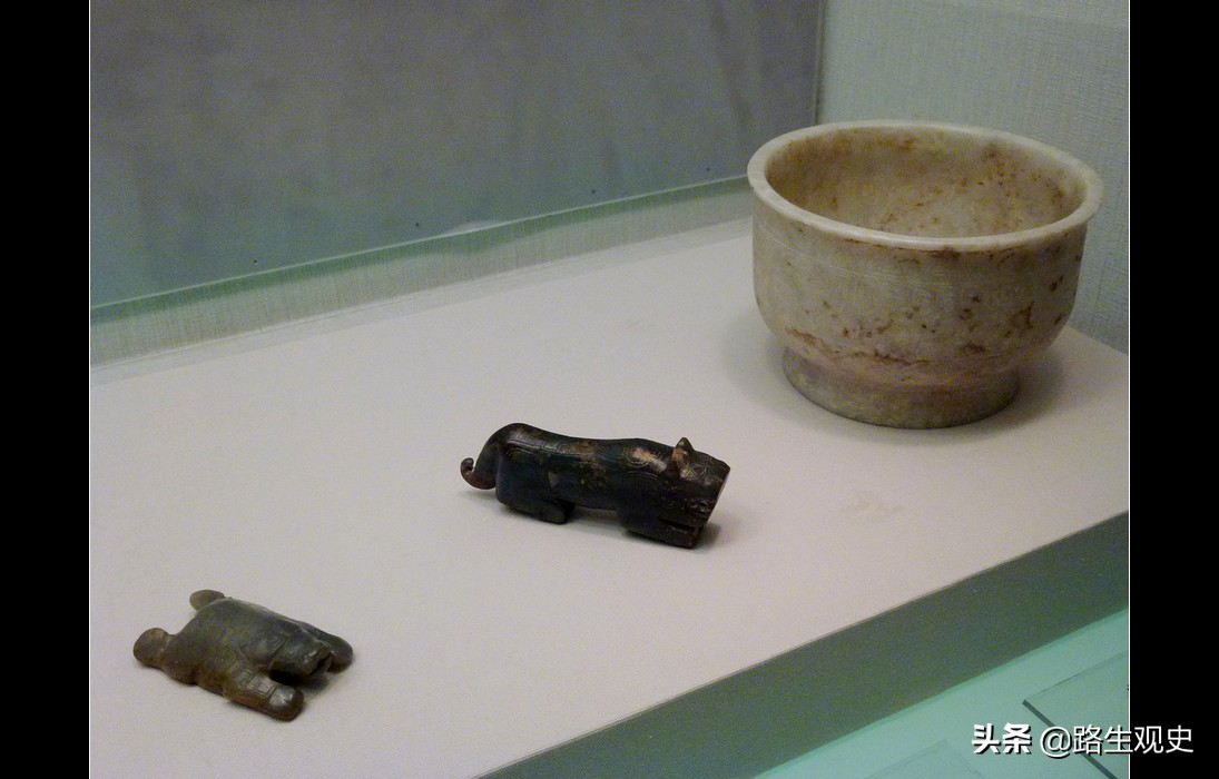 *疆新**有2座山，让黄金与美玉在2500年前相遇，影响了中国人的审美