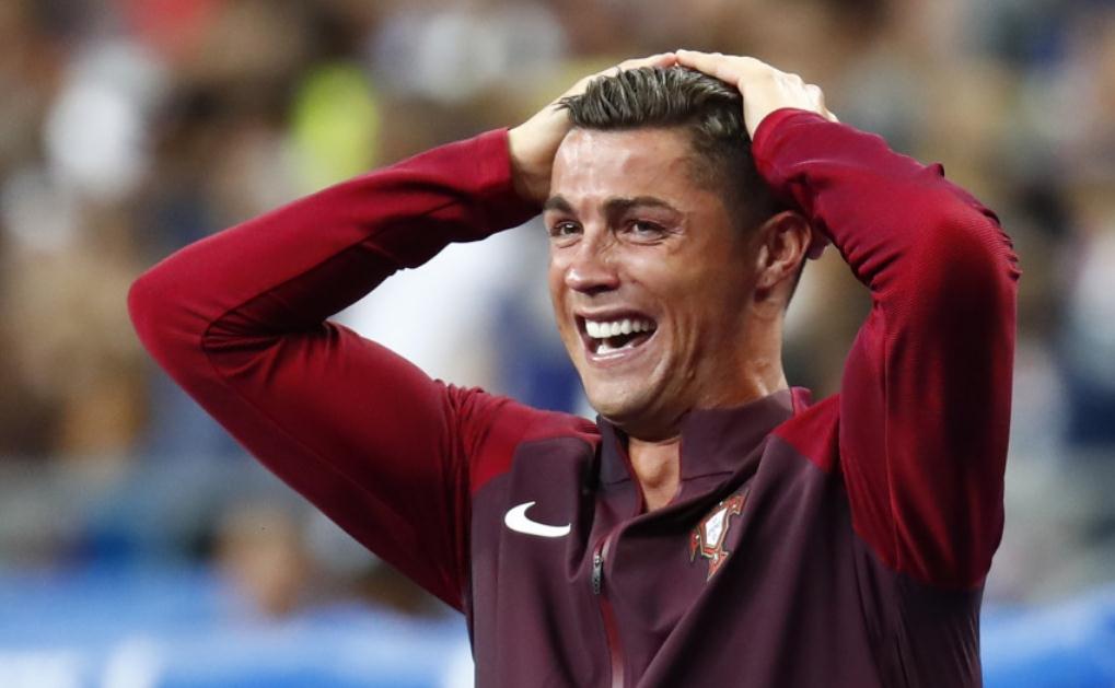 c罗与梅西谁的成就更大,c罗和梅西在足球界的地位