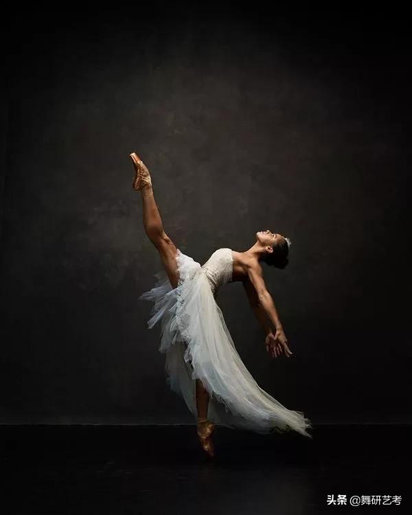 最全18个拉筋动作单腿跳,每日一舞锻炼方法