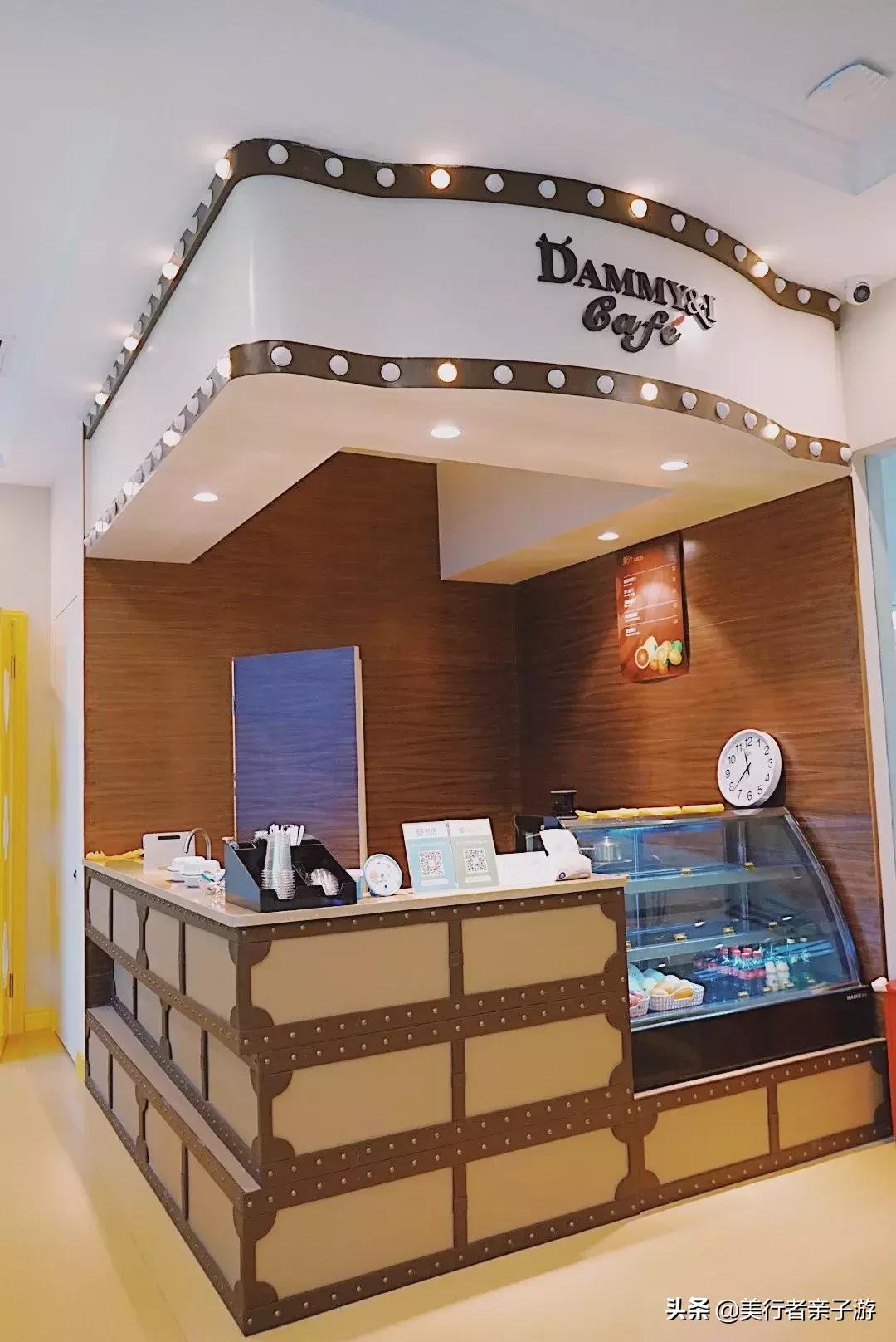 室内可戏水的儿童游泳馆,水中小超人