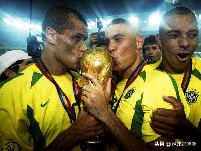 五星巴西02年世界杯,巴西足球获得过几次世界杯