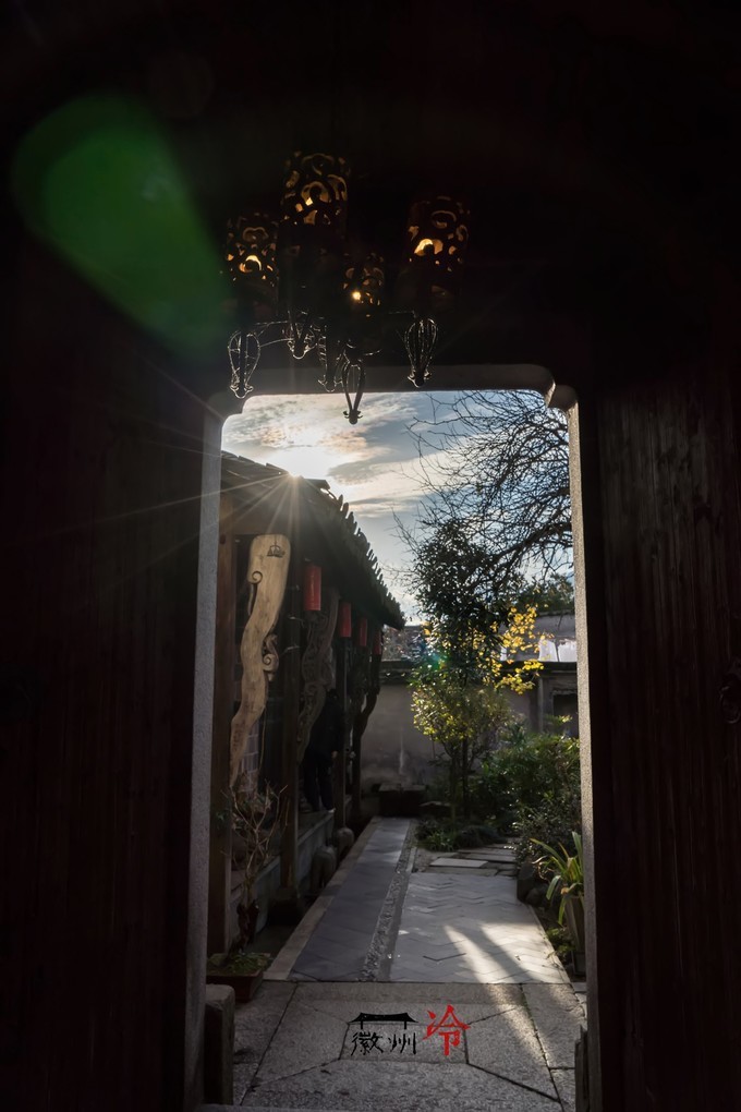 「徽州冷」宏村秋深晴少,友谊地久天