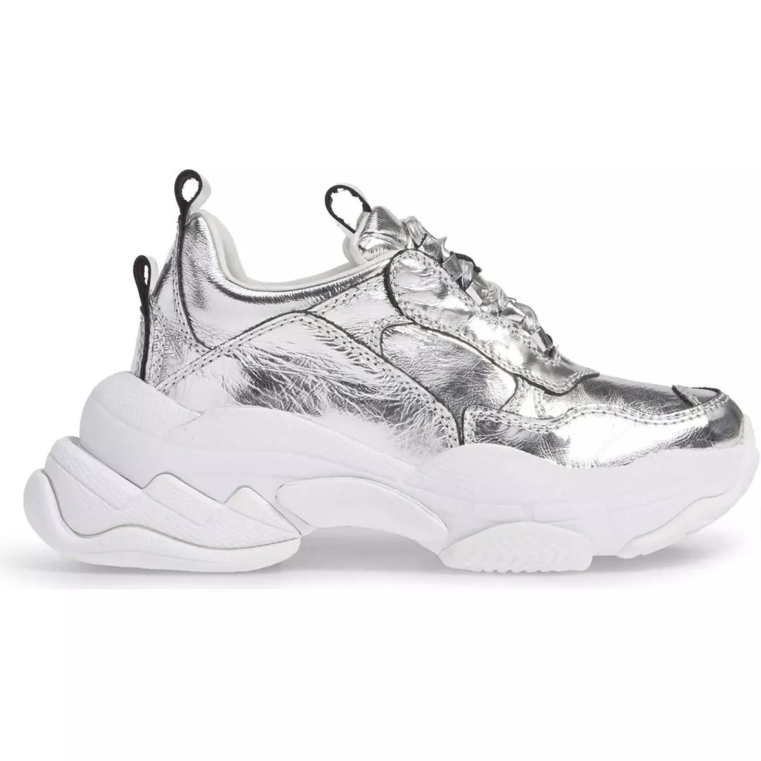 人生处处是陷阱万分小心,人生处处有坑我们要擦亮双眼