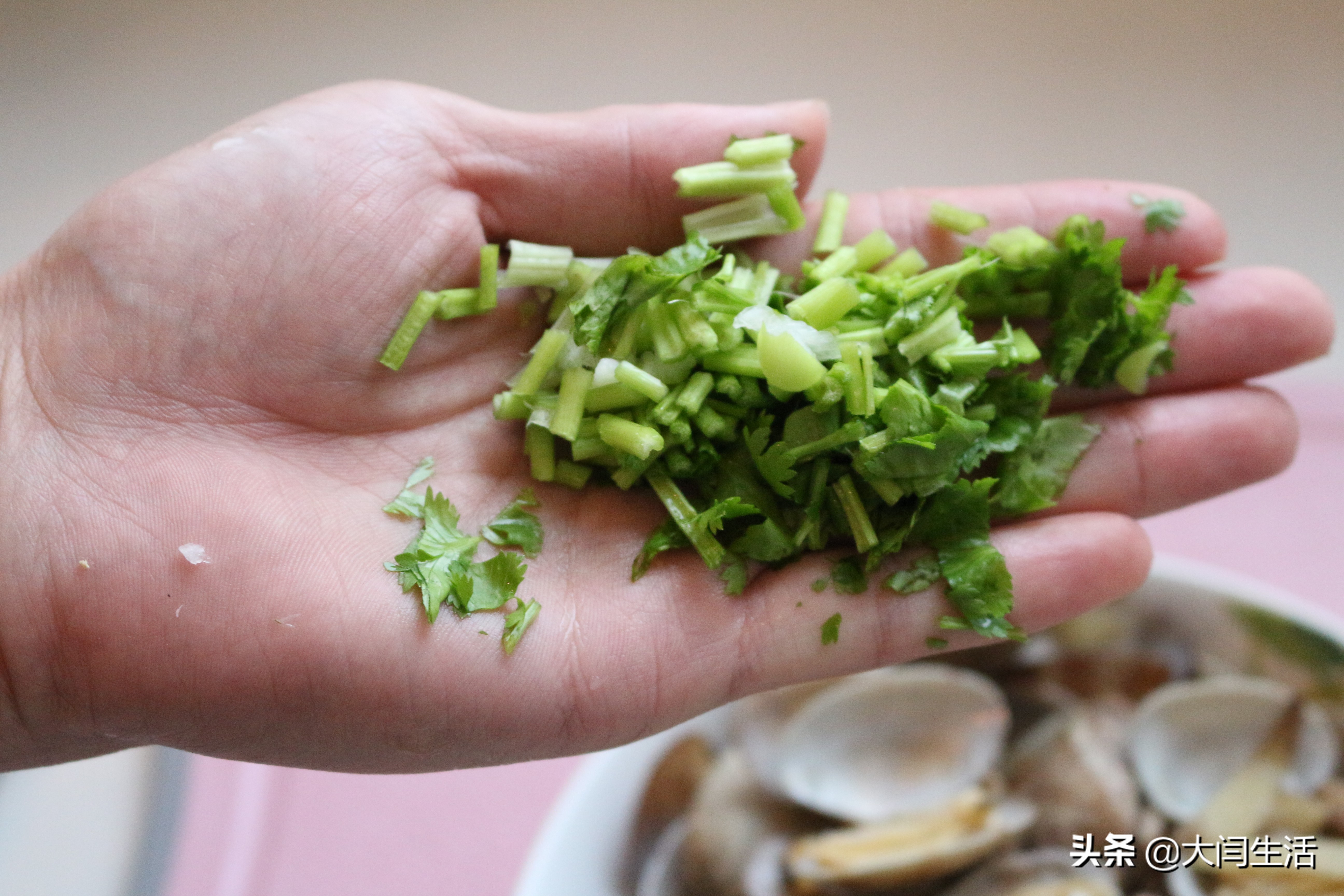 爆炒花蛤怎么吐沙最快,花蛤吐沙吐不干净