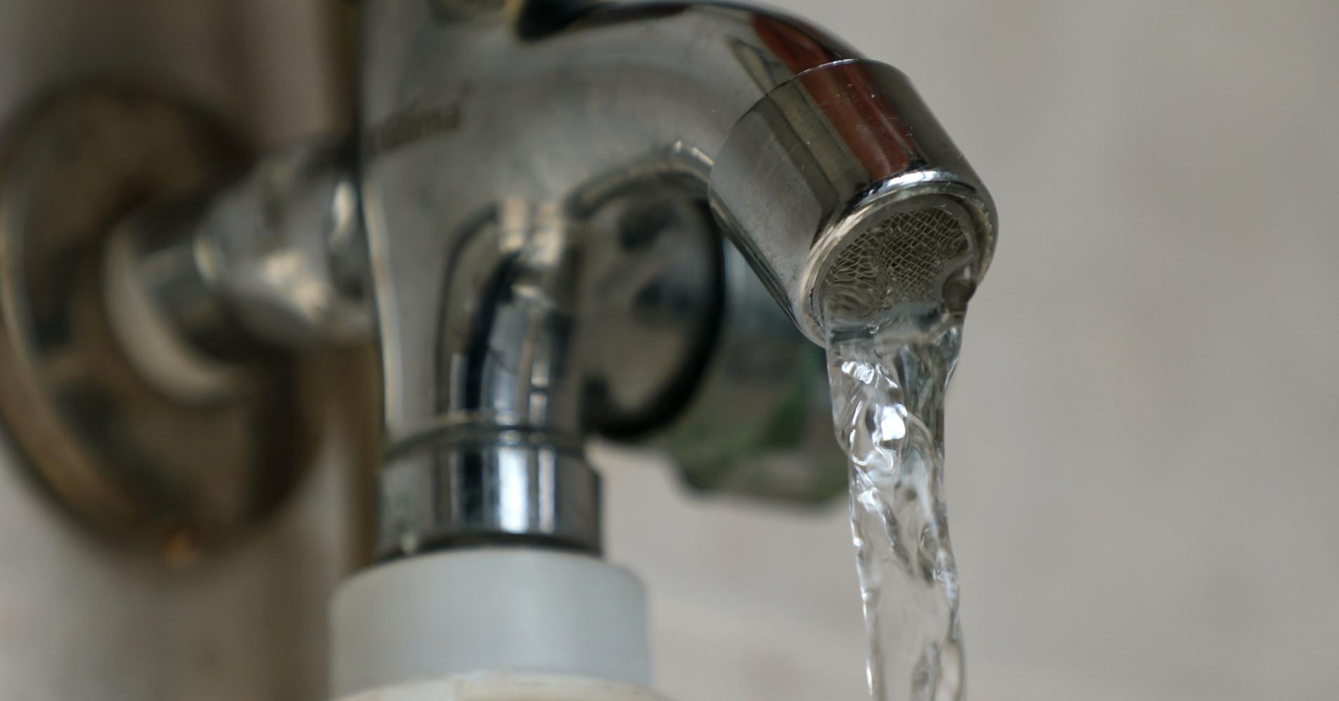 家里水龙头滴水小技巧,水龙头出水教程