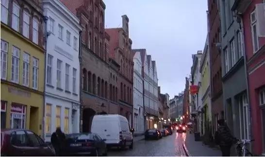 闀滃ご涓嬬殑寰峰啗,鍟嗗懆涓撴爮