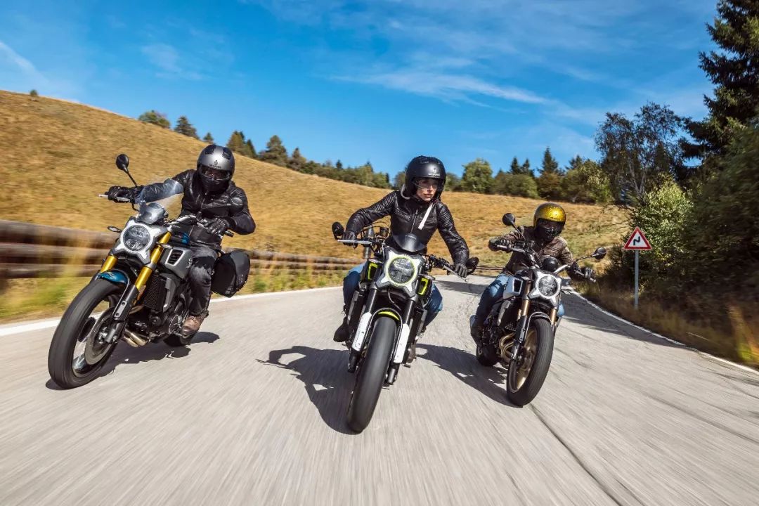 直击ivista智能网联汽车挑战赛,直击ivista智能网联汽车开幕会现场