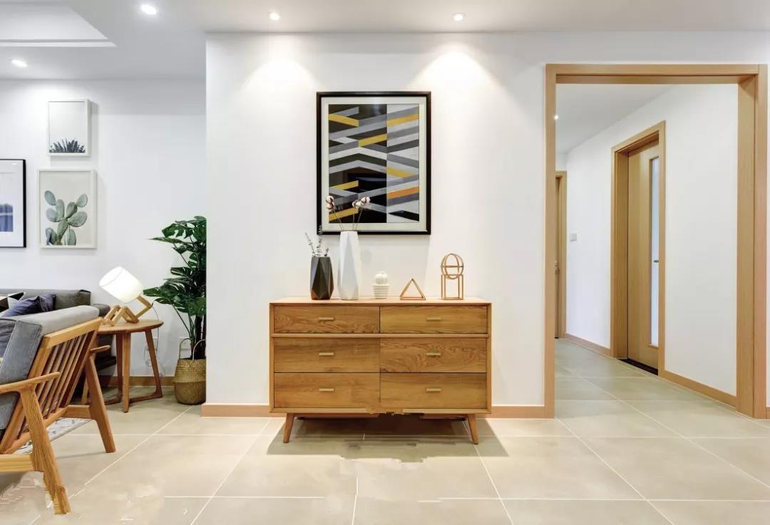 进门就是厅没有地方做鞋柜怎么办,入户门一通到底的户型如何做玄关