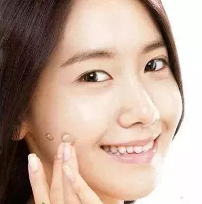 新手皮肤清洁去黑头手法教程,清洁毛孔去黑头的最好方法